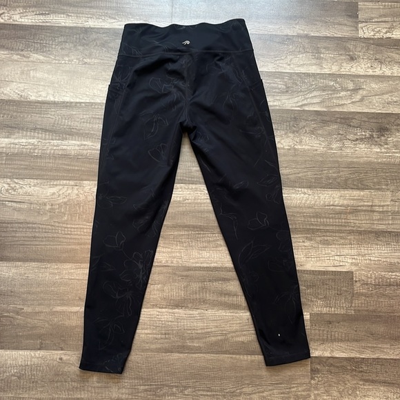 Ideology black floral detailed yoga legging size small - Picture 10 of 12